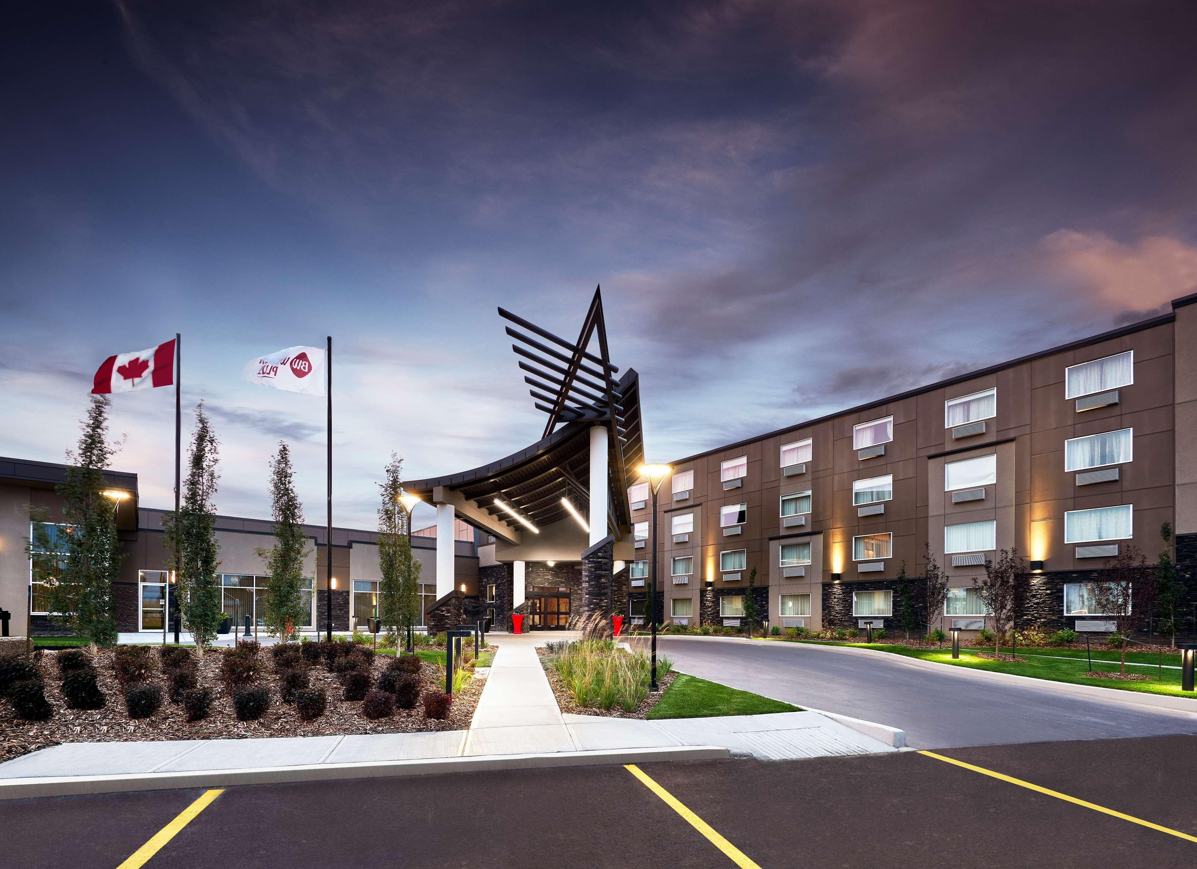 Best Western Plus Edmonton Airport Hotel Leduc Exterior photo